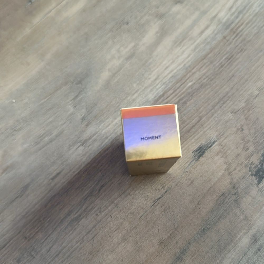HOURGLASS - Unreal Liquid Blush- shade Moment -new in box - Picture 2 of 3